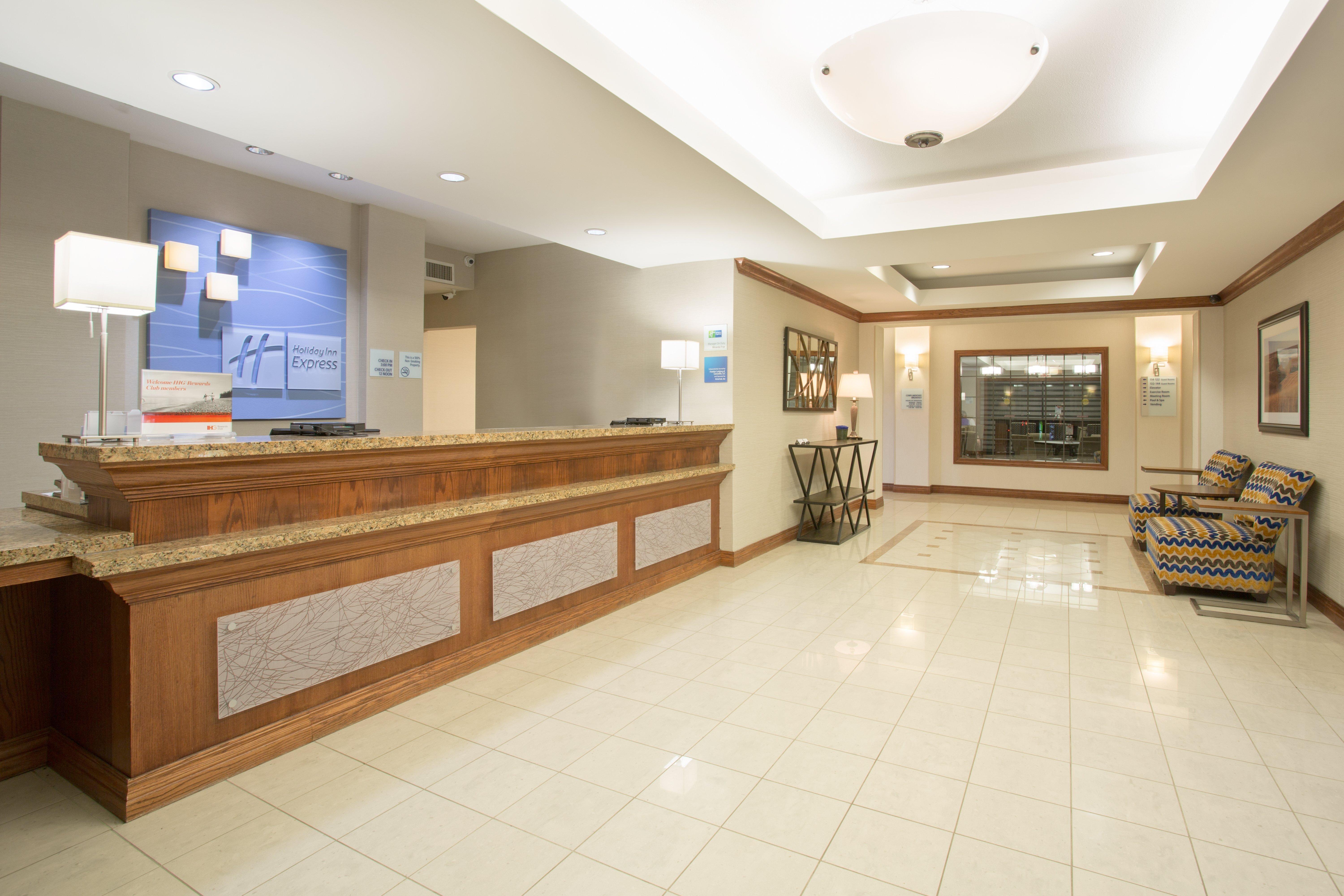 Holiday Inn Express Hotel & Suites Concordia Us 81 By Ihg Buitenkant foto