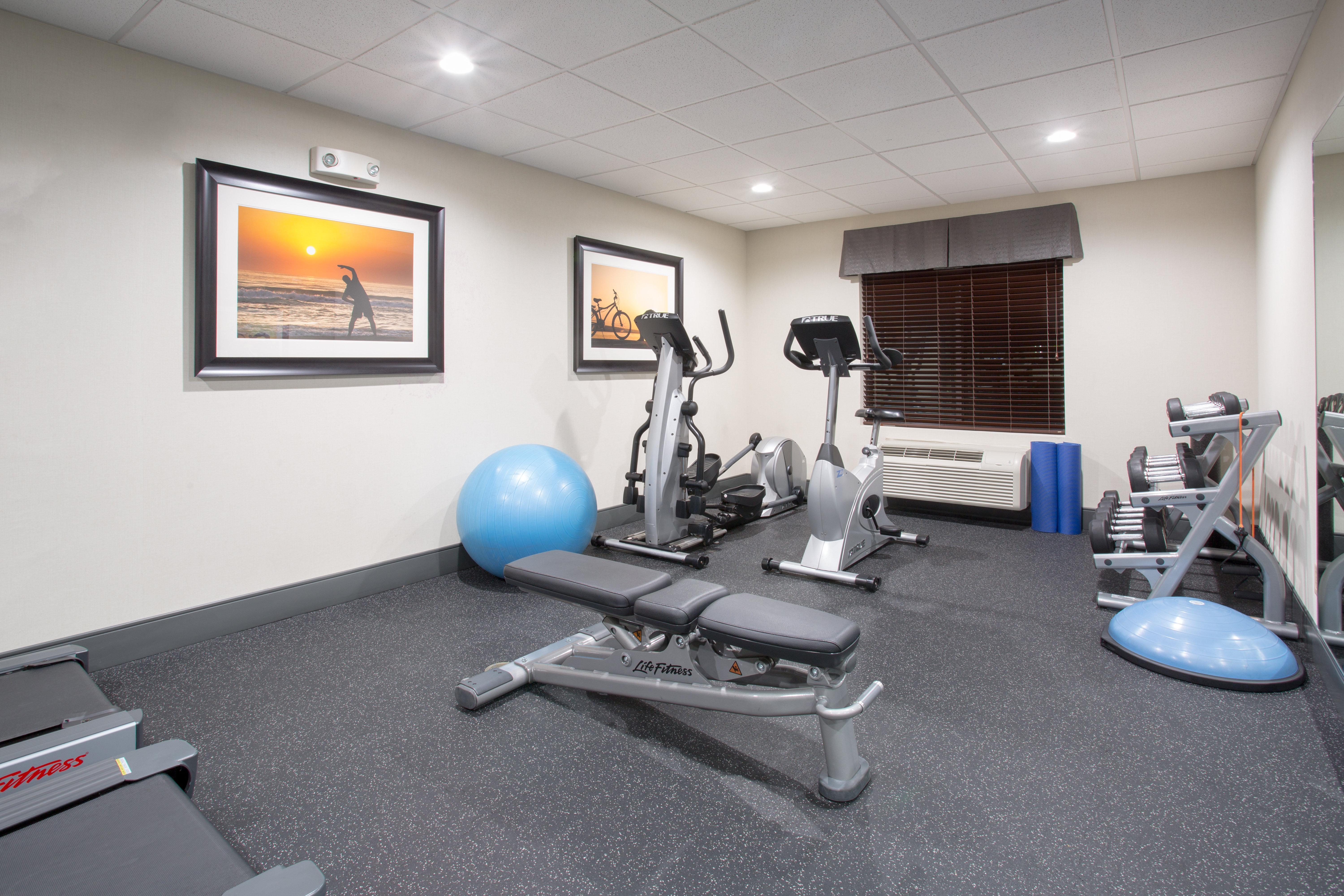 Holiday Inn Express Hotel & Suites Concordia Us 81 By Ihg Buitenkant foto