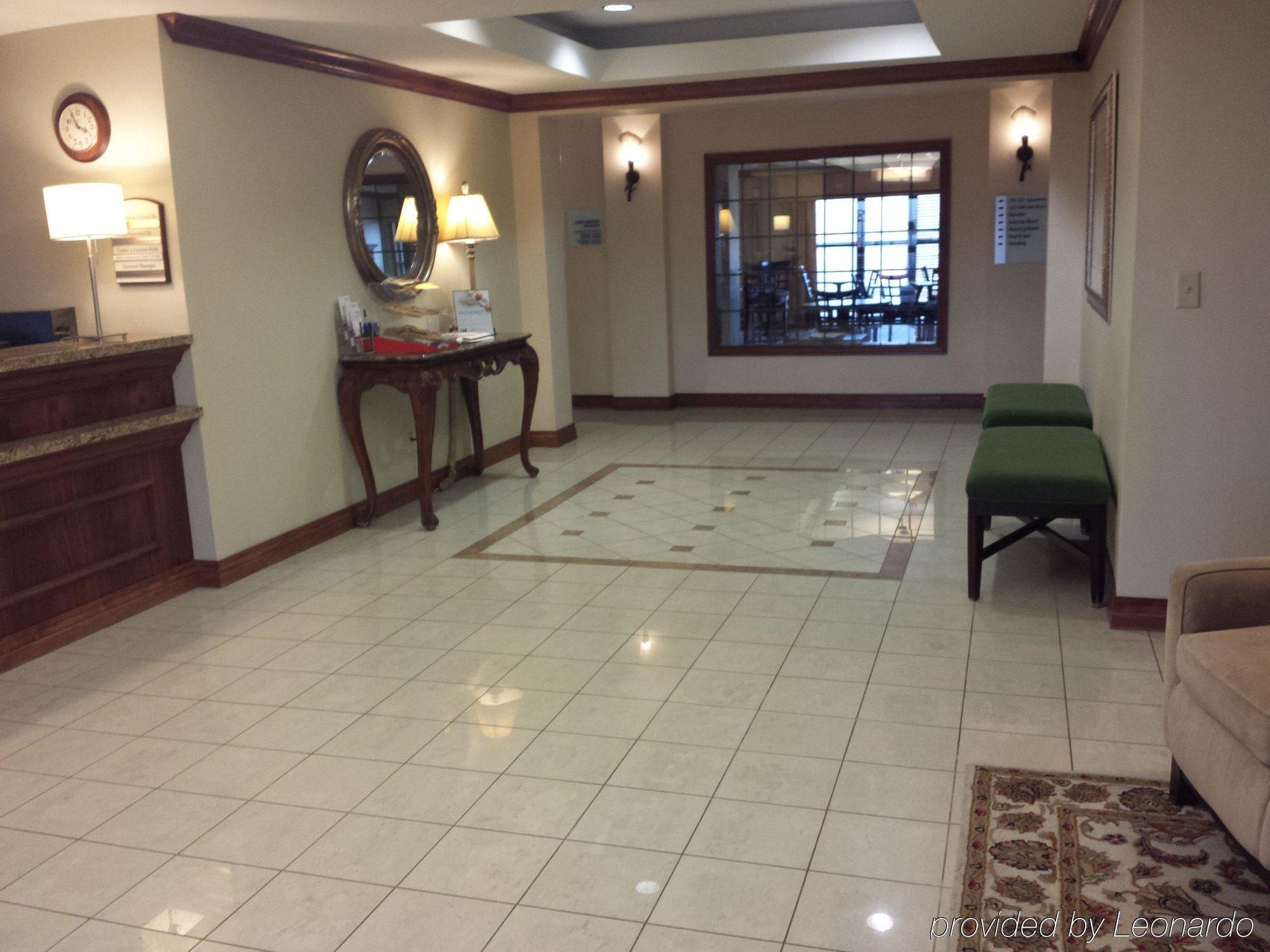 Holiday Inn Express Hotel & Suites Concordia Us 81 By Ihg Buitenkant foto